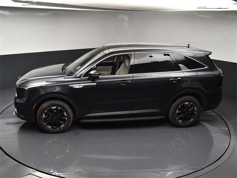 Certified 2025 Kia Sorento S w/ Panoramic Sunroof Package image 44