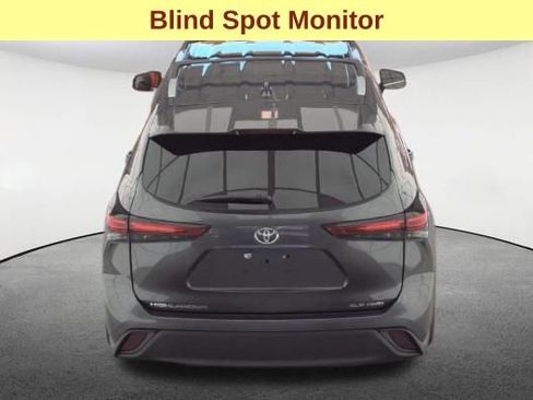 Used 2022 Toyota Highlander XLE image 7