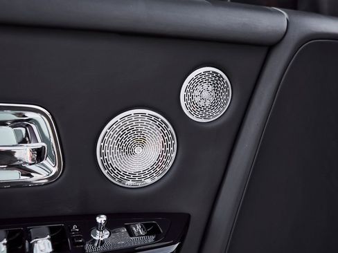 Used 2024 Rolls-Royce Phantom Sedan RWD image 47