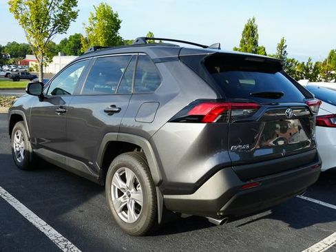 Used 2025 Toyota RAV4 XLE AWD/4WD image 5
