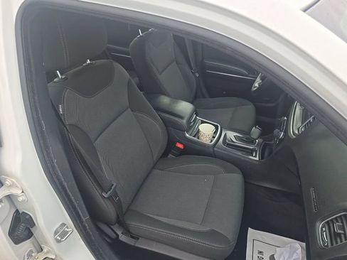 Used 2016 Dodge Charger SE RWD image 26