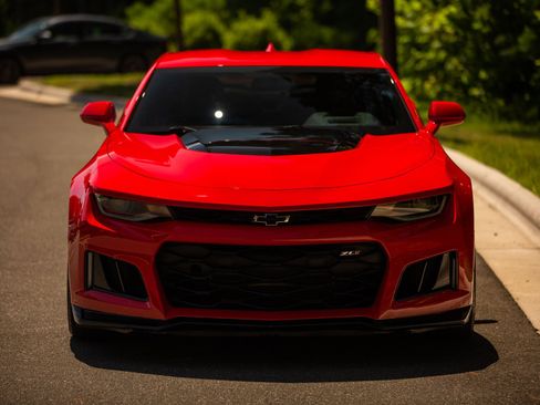 Used 2017 Chevrolet Camaro ZL1 RWD image 15