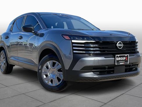 Used 2025 Nissan Kicks S w/ Charging Package image 2