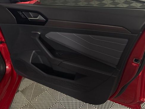 Used 2025 Volkswagen Jetta SEL image 36