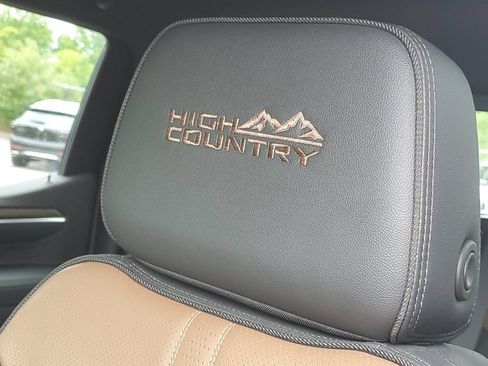 Certified 2025 Chevrolet Silverado 1500 High Country AWD/4WD image 6