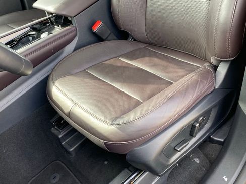Used 2025 Ford Explorer Platinum w/ LUX Leather Package AWD/4WD image 24