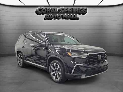 Certified 2025 Honda Pilot Touring image 1