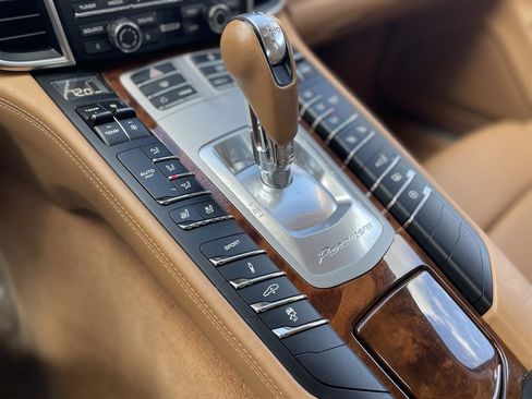 Used 2012 Porsche Panamera Turbo image 36