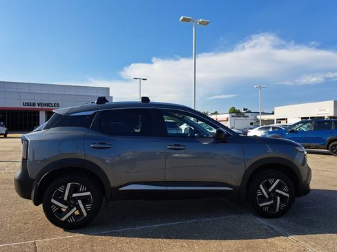 Used 2026 Nissan Kicks SV w/ Cold Weather Package FWD image 5