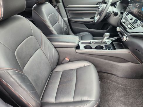 Used 2023 Nissan Altima 2.5 SR image 14