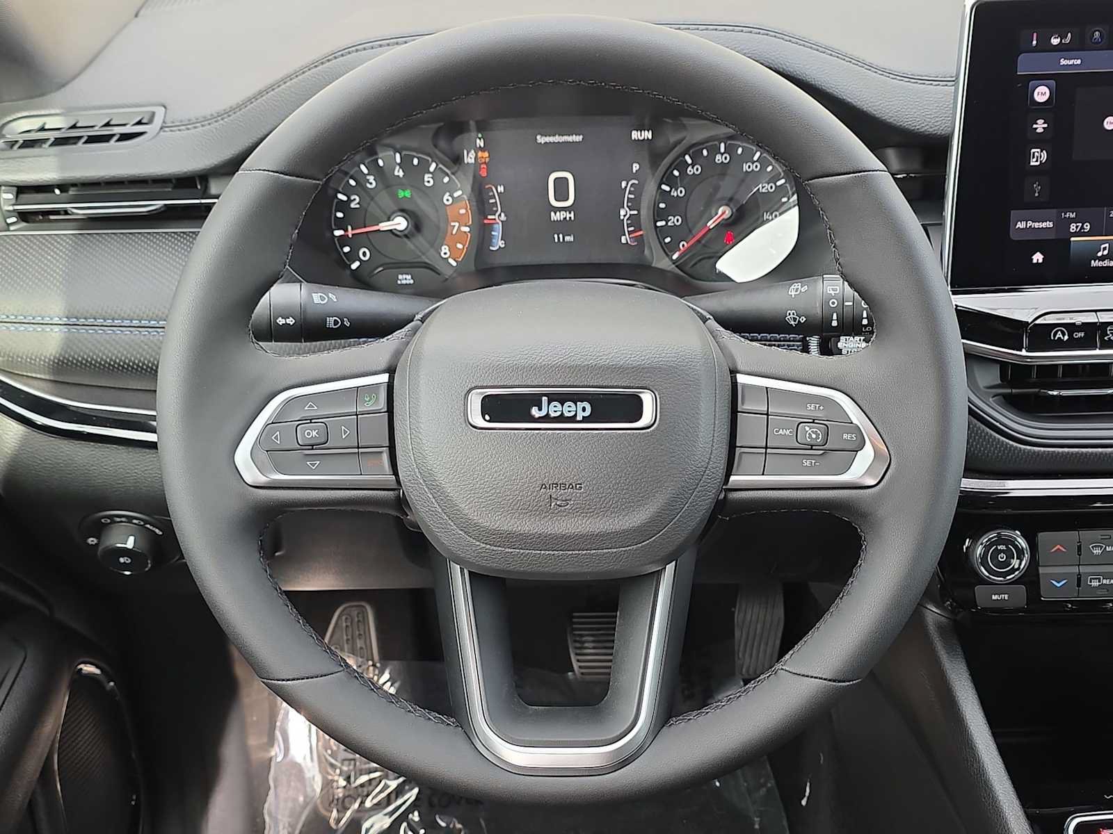Used 2026 Jeep Compass Latitude AWD/4WD image 19