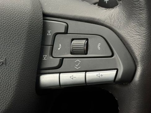 Used 2025 Cadillac XT4 Premium Luxury FWD image 12