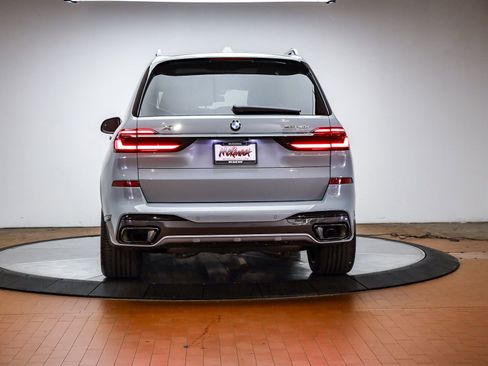 Certified 2025 BMW X7 xDrive40i w/ M Sport Package image 3