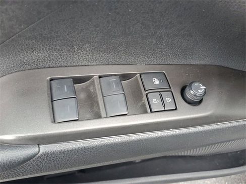 Used 2024 Toyota Camry SE image 14