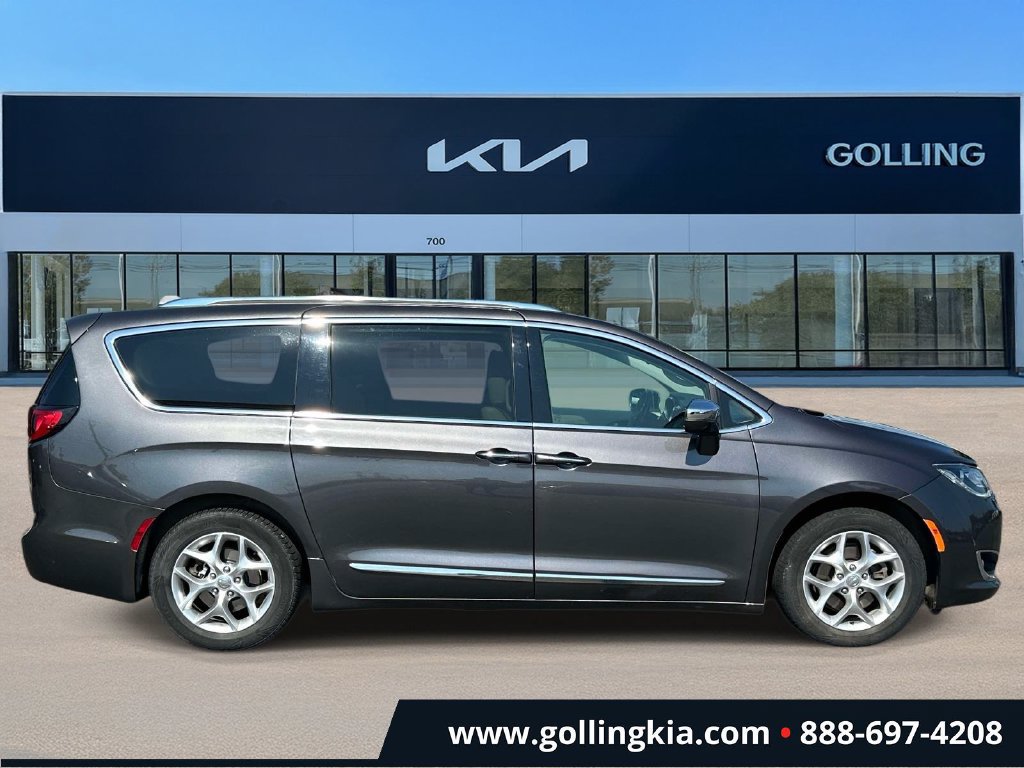 Used 2020 Chrysler Pacifica Limited FWD image 2