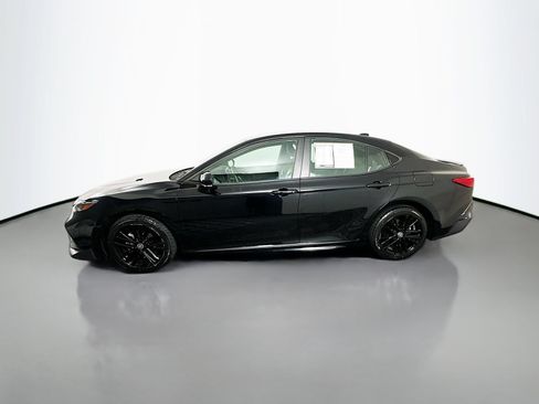 Used 2025 Toyota Camry SE w/ Convenience Package AWD/4WD image 4