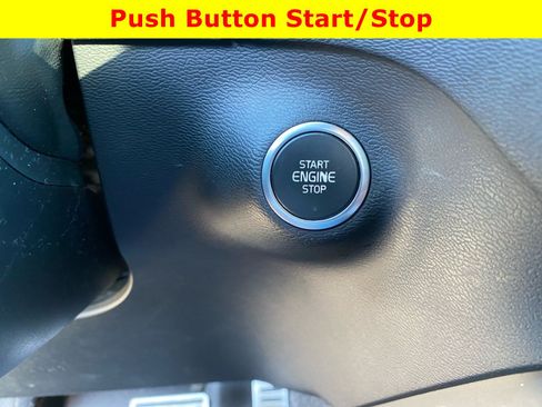 Used 2019 Volvo XC40 T5 R-Design AWD/4WD image 25