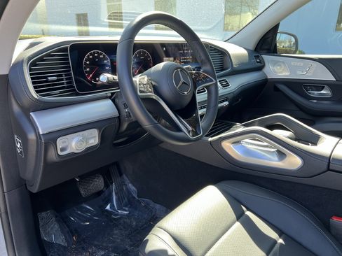 Used 2025 Mercedes-Benz GLE 350 4MATIC image 17