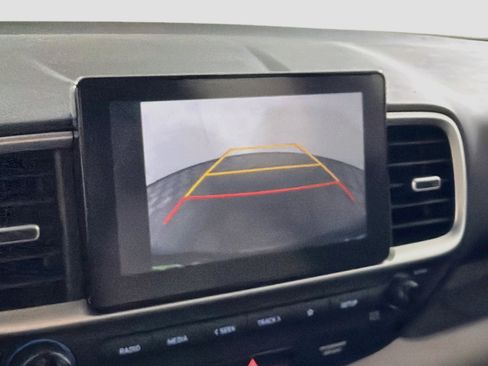 Used 2025 Hyundai Venue SEL FWD image 22