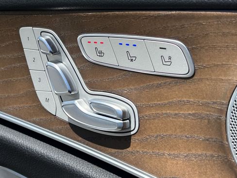 Used 2018 Mercedes-Benz E 300 4MATIC image 39