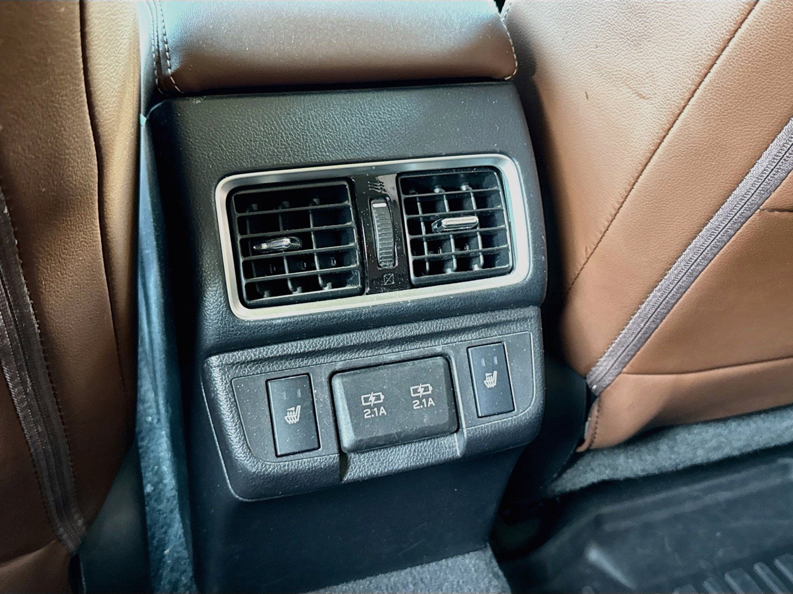 Used 2019 Subaru Outback 2.5i Touring AWD/4WD image 18