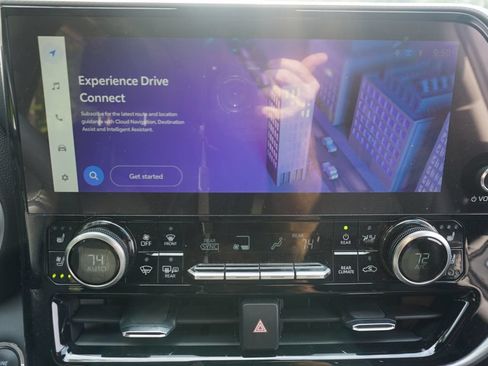 Used 2023 Toyota Highlander Platinum FWD image 10