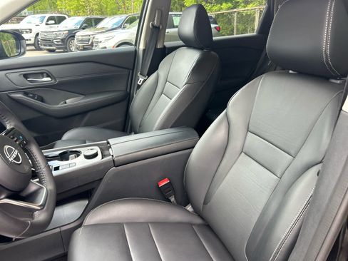 Used 2024 Nissan Rogue SL image 18