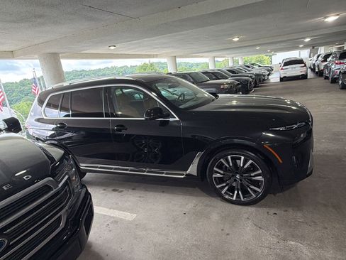 Certified 2024 BMW X7 xDrive40i w/ Parking Assistance Package AWD/4WD image 5