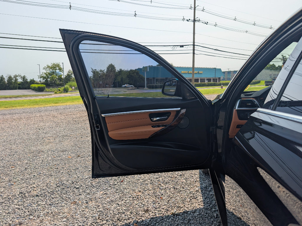 Used 2018 BMW 340i xDrive Sedan AWD/4WD image 10