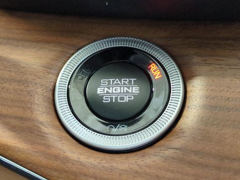 New 2025 Jeep Grand Cherokee Summit image 32