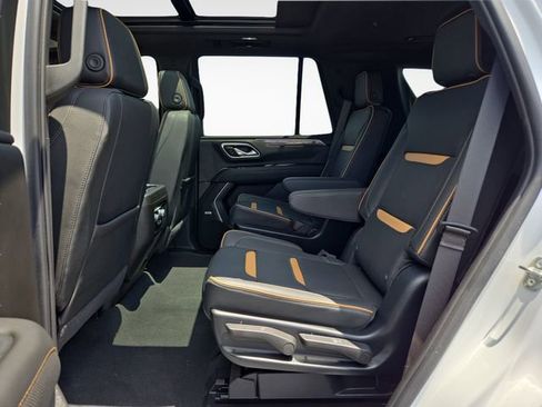 Used 2024 GMC Yukon AT4 w/ AT4 Premium Package AWD/4WD image 13