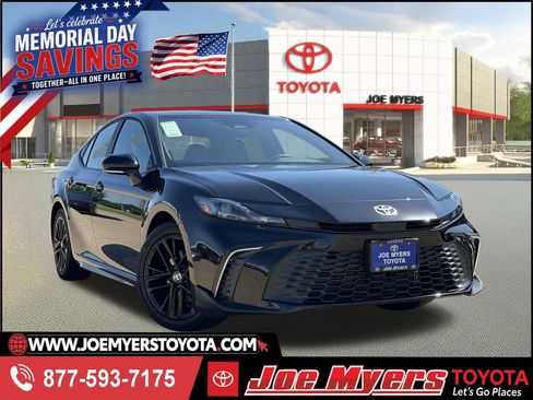 Used 2026 Toyota Camry SE FWD image 1