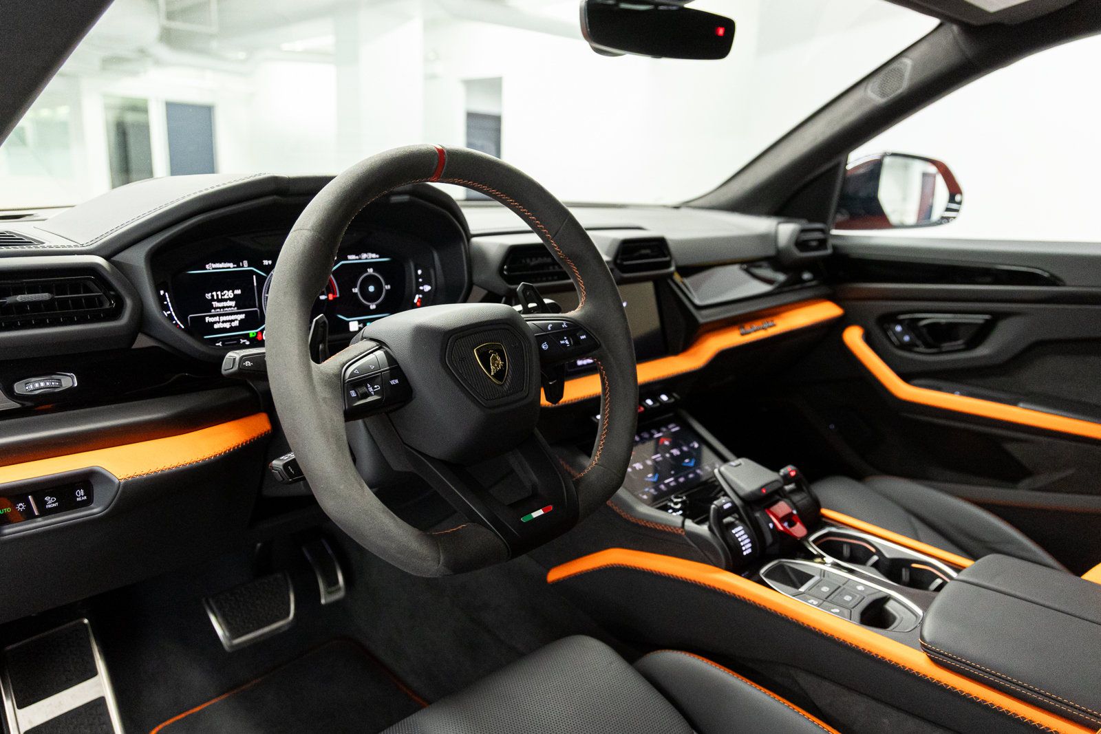 Used 2025 Lamborghini Urus S AWD/4WD image 29
