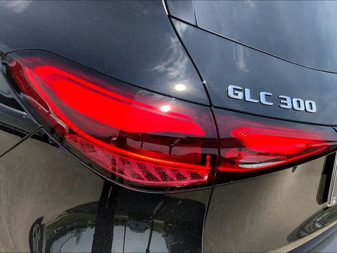 Used 2025 Mercedes-Benz GLC 300 image 6