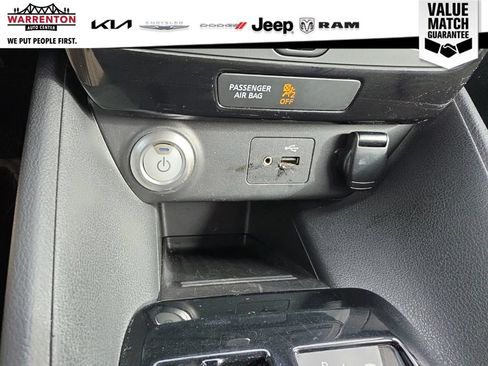 Used 2019 Nissan Leaf SV FWD image 18