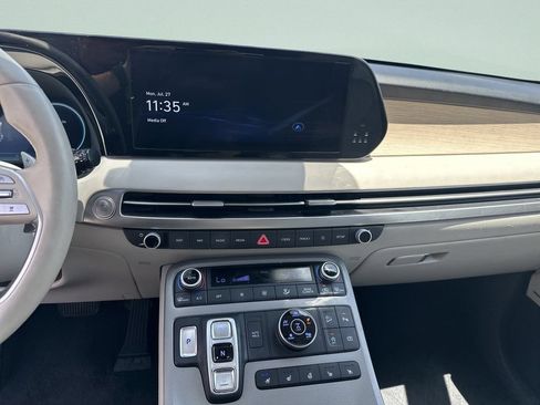 Used 2024 Hyundai Palisade Limited AWD/4WD image 16
