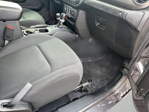 Used 2019 Jeep Wrangler Sport S image 16