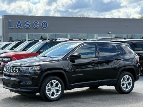 Used 2024 Jeep Compass Sport AWD/4WD image 1