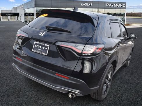 Used 2025 Honda HR-V Sport image 3