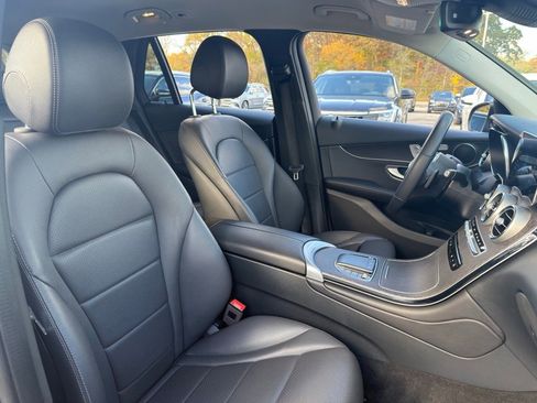Certified 2022 Mercedes-Benz GLC 300 4MATIC w/ Premium Package Lite image 33