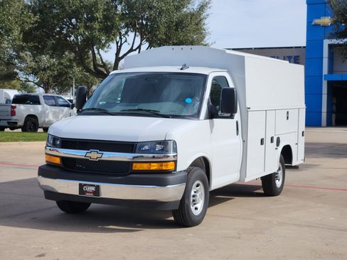 New 2025 Chevrolet Express 3500 w/ Power Convenience Package image 10