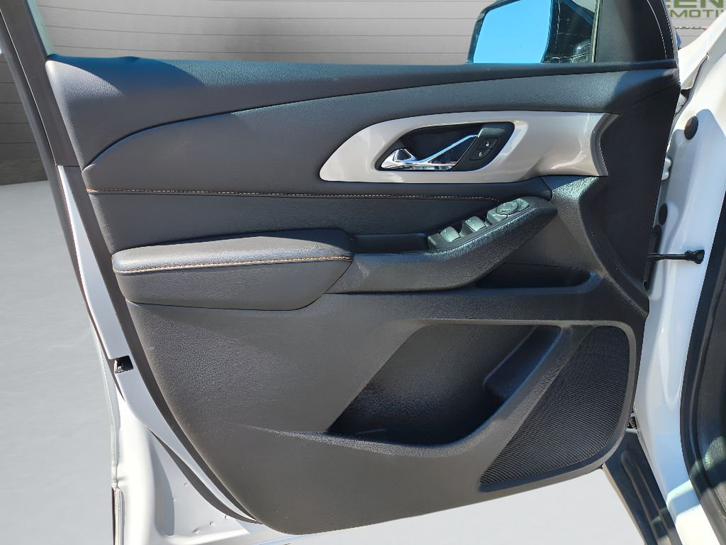 Used 2020 Chevrolet Traverse LS FWD image 14