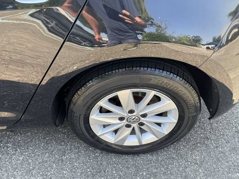 Used 2019 Volkswagen Golf S FWD image 11
