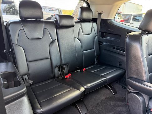 Used 2023 Kia Telluride S FWD image 18