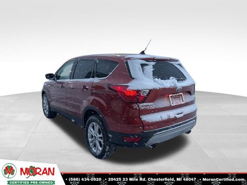 Used 2019 Ford Escape SE image 3