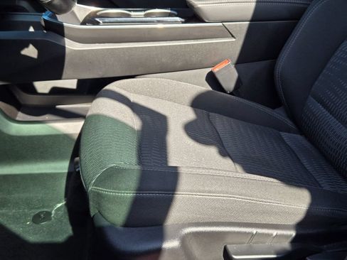 Used 2025 Chevrolet Equinox LT w/ Safety and Technology Package FWD image 11