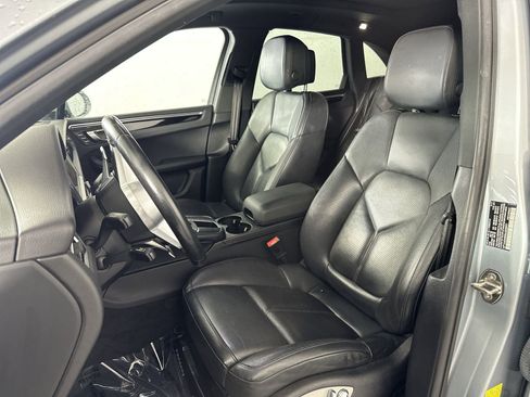Used 2021 Porsche Macan AWD/4WD image 11