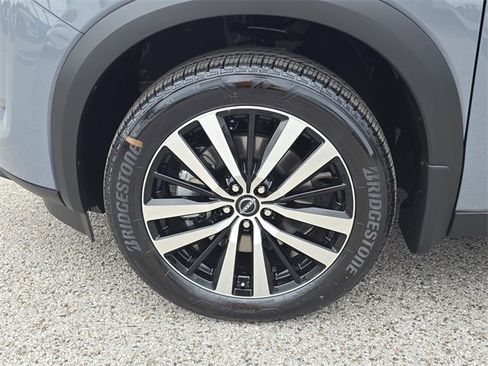 New 2025 Nissan Pathfinder Platinum w/ Black Appearance Package image 37