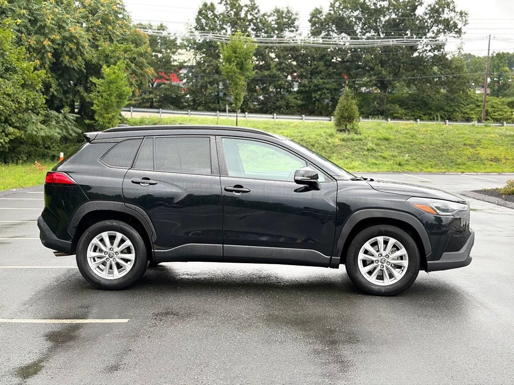 Used 2023 Toyota Corolla Cross LE w/ Moonroof Package AWD/4WD image 7