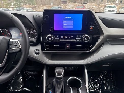 Certified 2023 Toyota Highlander LE image 18